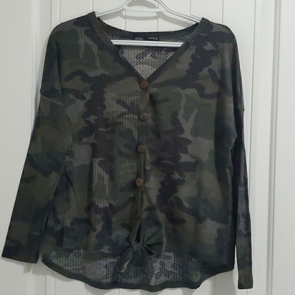 Femme womans waffle knit camo shirt, large
